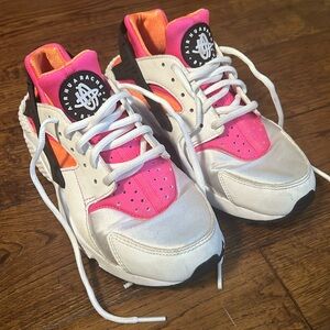 Air Huarache by Nike. Size 7.5 womens